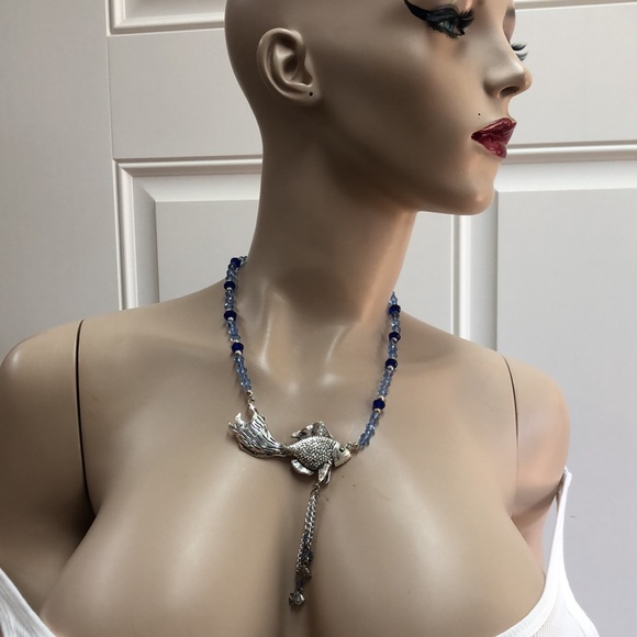 Beta Fish Necklace - Picture 8 of 16